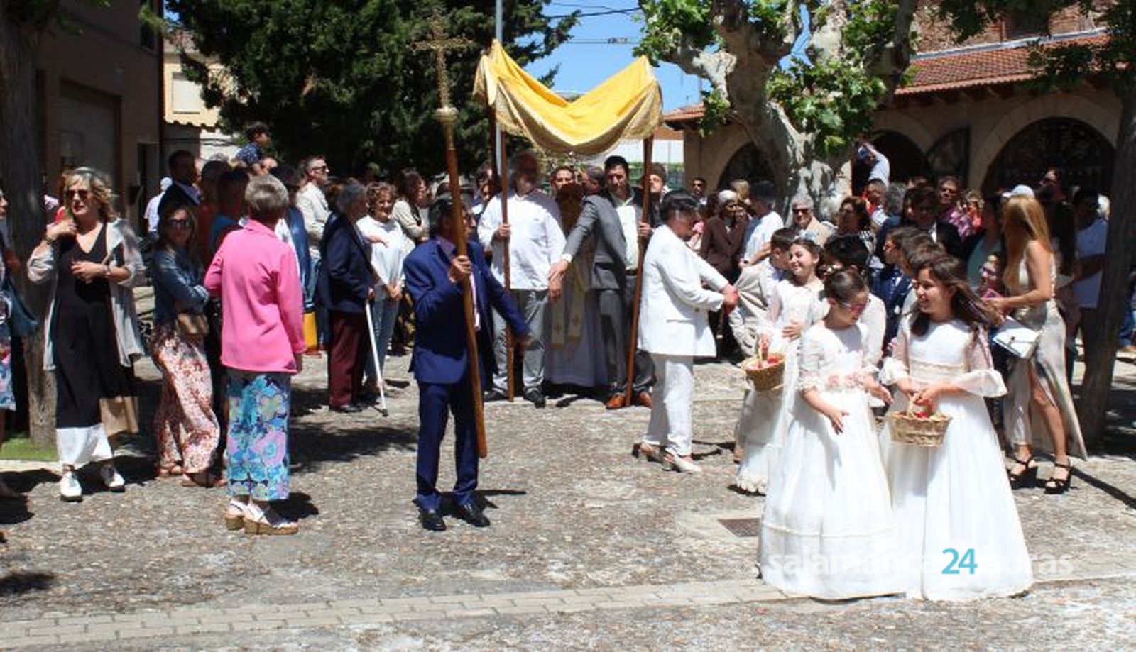 Misa y procesión en AldeaTejada.