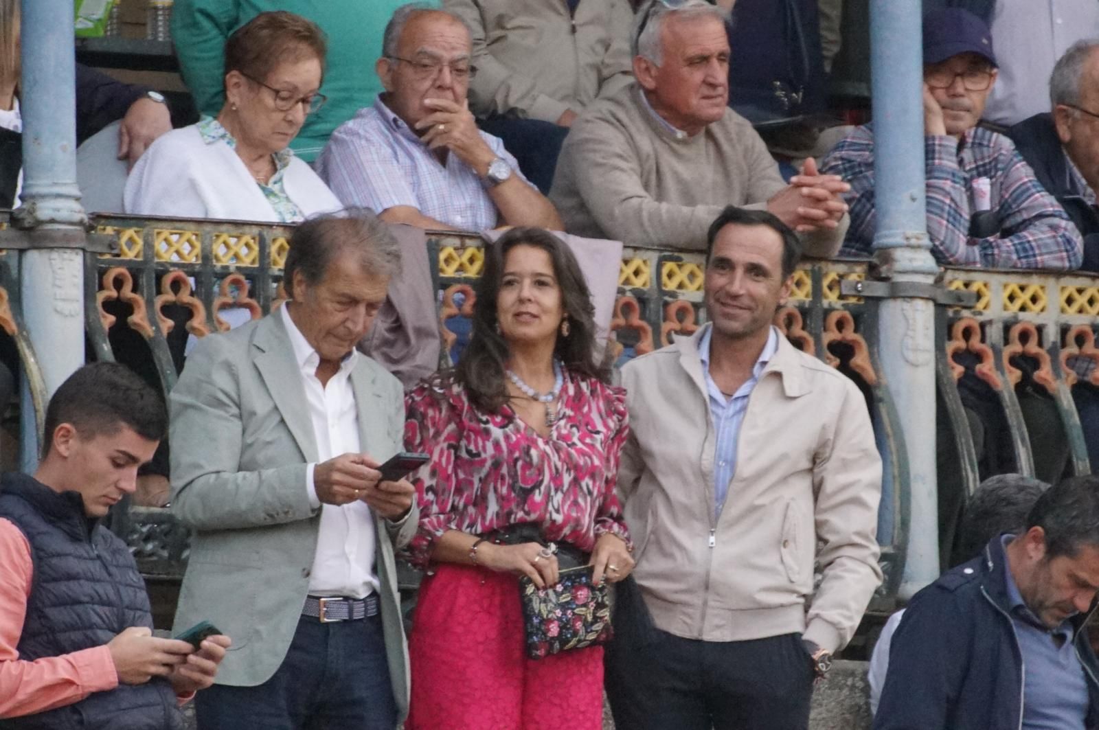 resumen-fotografico-del-ambiente-en-los-tendidos-de-la-glorieta-durante-la-corrida-concurso-22-de-septiembre-fotos-juanes-14