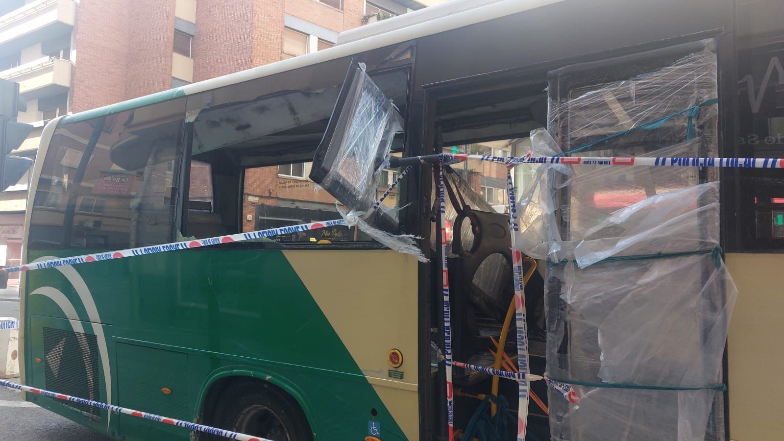 Autobús en la Calle Amargura (1).jpeg