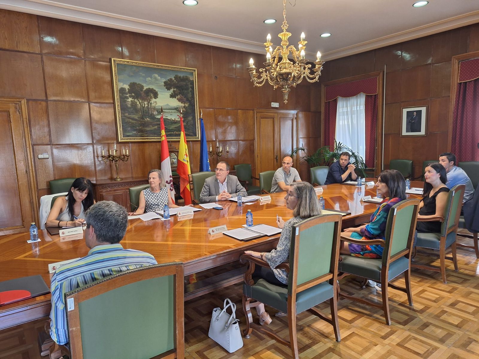 Comisión de asistencia al subdelegado