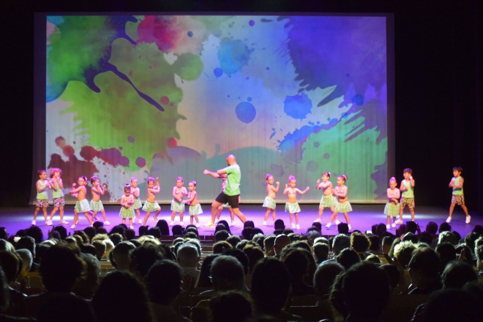 espectaculo-volver-de-escena-en-el-teatro-ramos-carrion-10