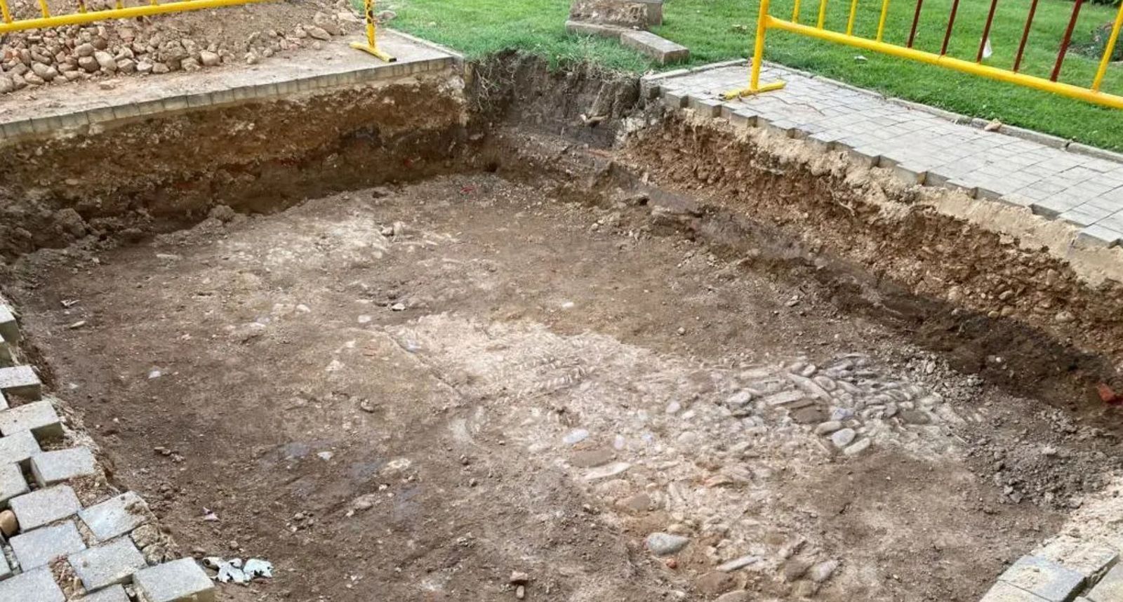 Excavaciones en Benavente. FOTO: Benavente Digital