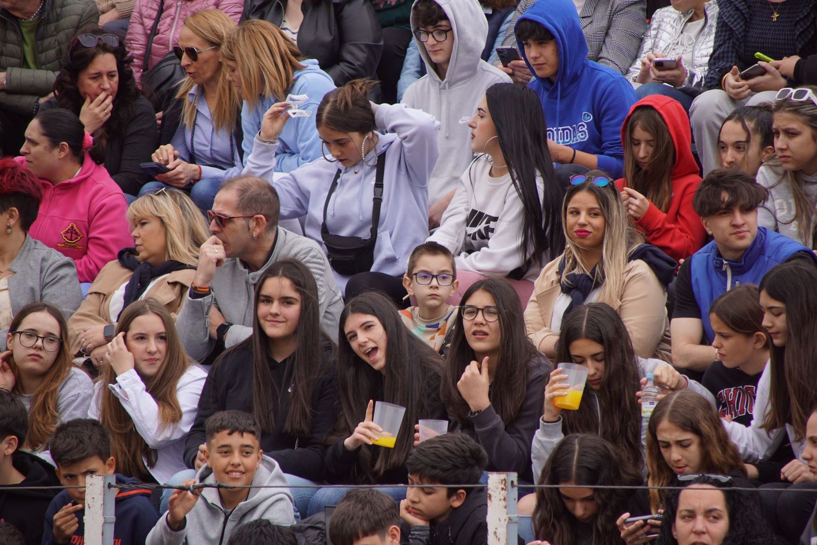 ambiente-y-participacion-durante-el-toro-del-voto-en-villoria-suelta-de-dos-toros-del-cajon-foto-juanes-6