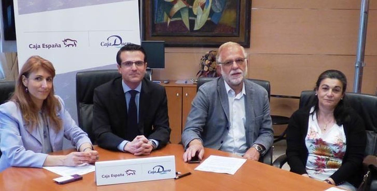 Caja España-Duero expedirá la tarjeta docente a 7.000 profesores más en Castilla y León