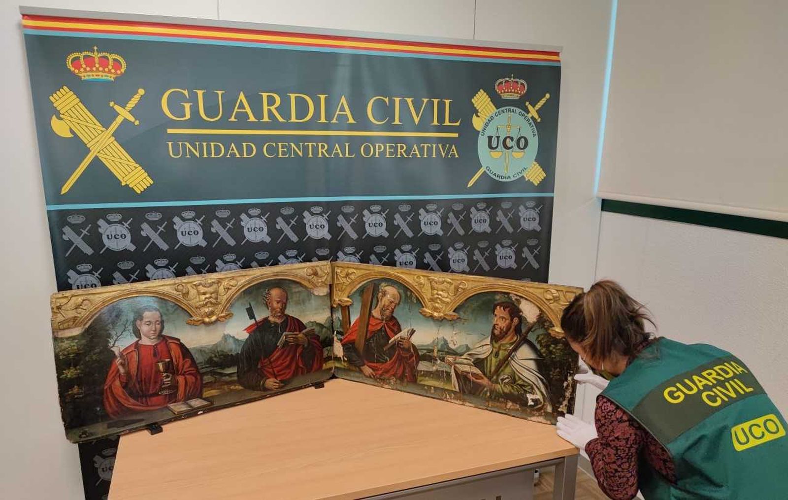 Tablas renacentistas de Barcial recuperadas por la Guardia Civil