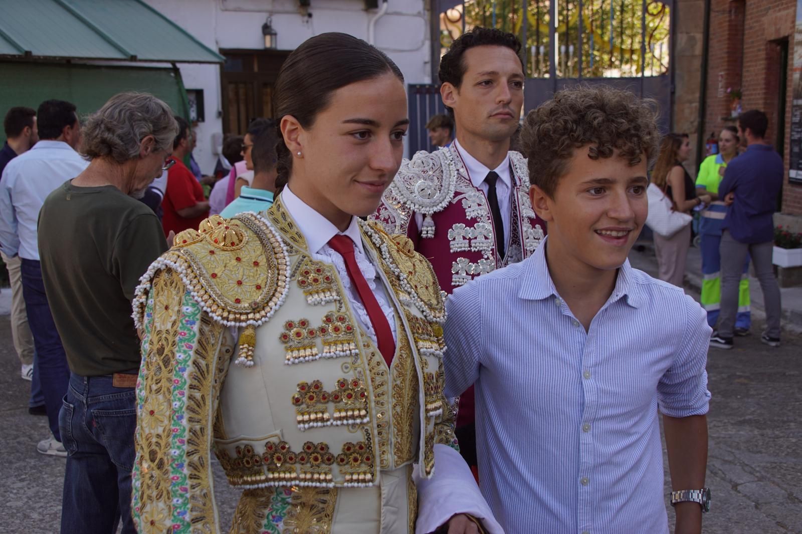 Así han vivido los salmantinos el primer festejo de la feria taurina 2025: imágenes del ambiente en los tendidos y en el patio de cuadrillas