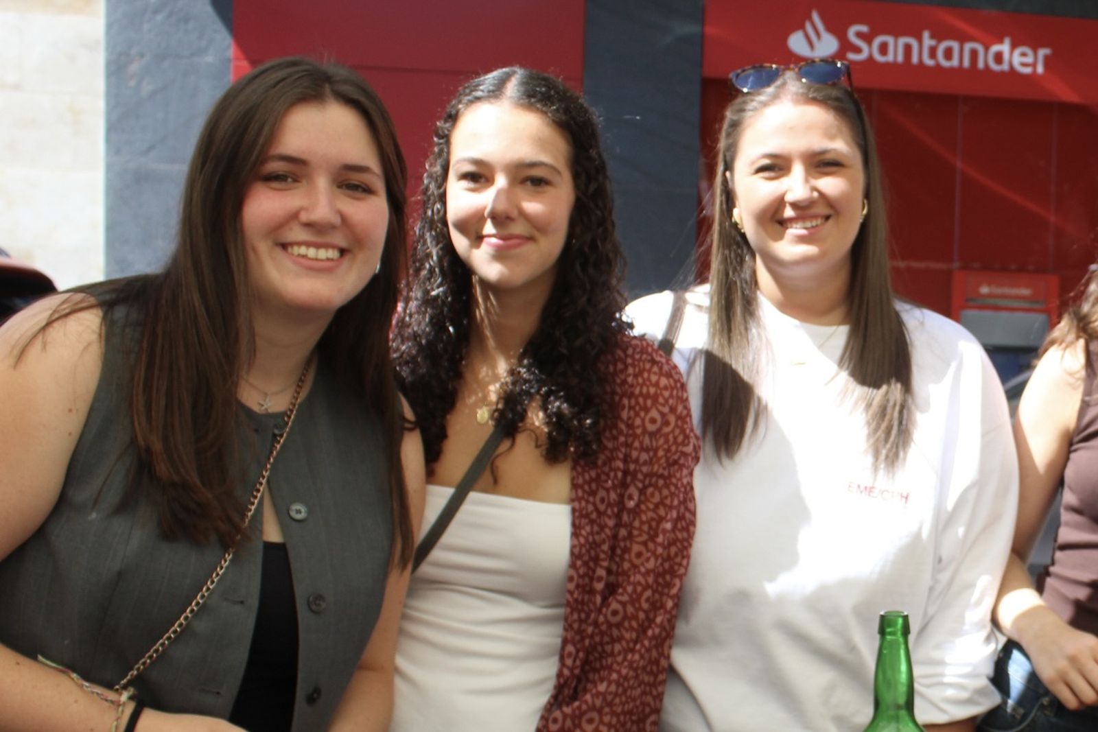 Ambiente en la Feria de Día en el mediodía de este