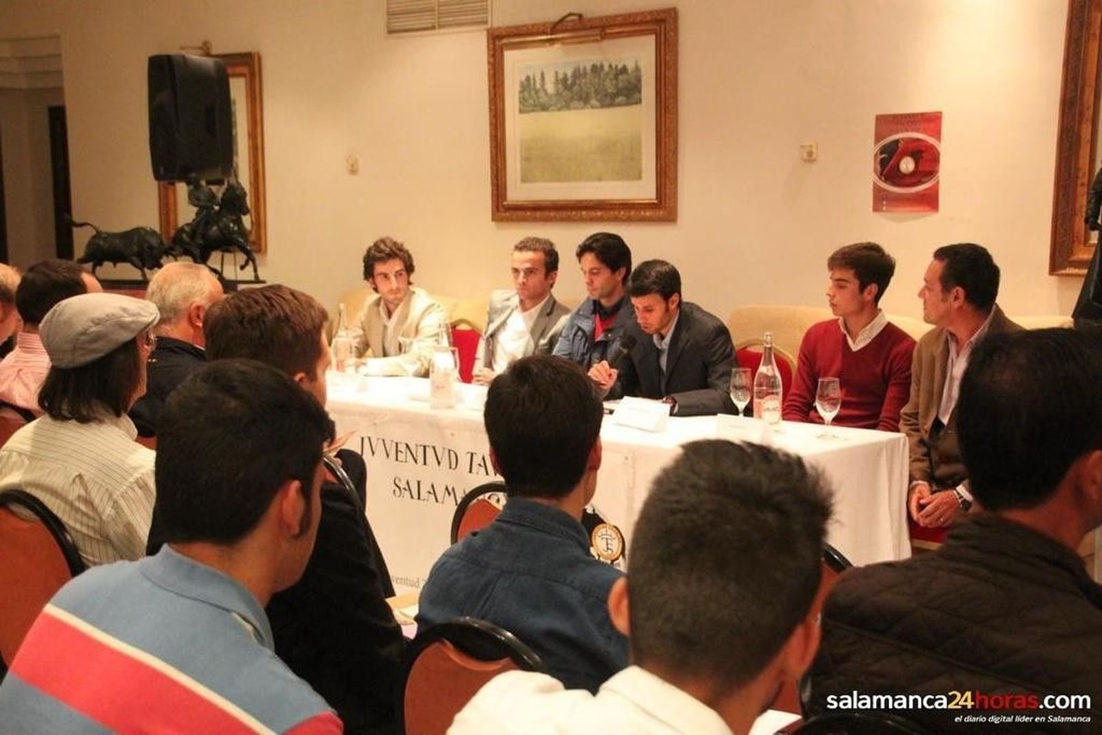 Juventud Taurina se presenta en público