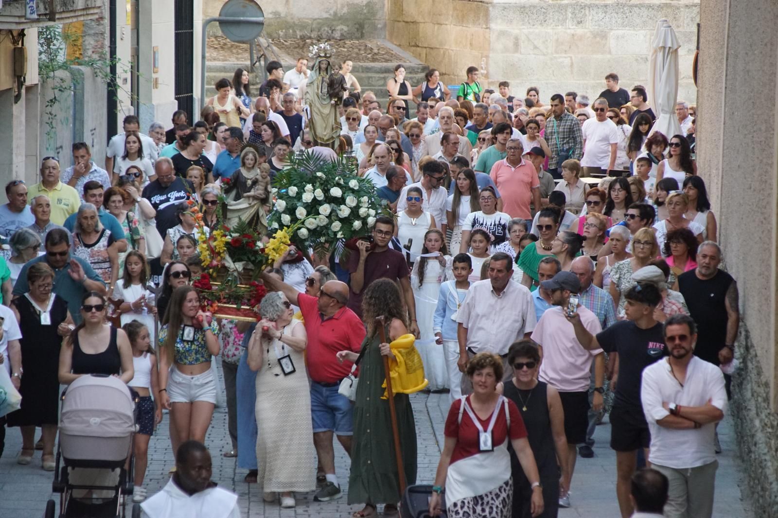 Procesión de la Virgen del Carmen por el río Tormes en Alba (2).jpeg