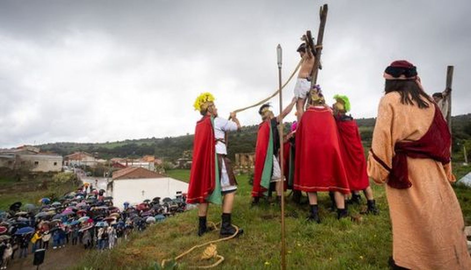 Vecinos de Serradilla del Arroyo representan la Pasión de Cristo en el Viernes Santo. Fotos José Vicente ICAL (5) Vecinos de Serradilla del Arroyo representan la Pasión de Cristo en el Viernes Santo. Fotos José Vicente ICAL (5)