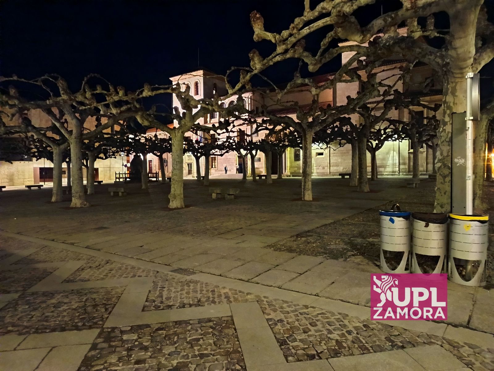 Exigen mejorar la iluminación de la Plaza de Viriato para realzar su valor histórico y turístico