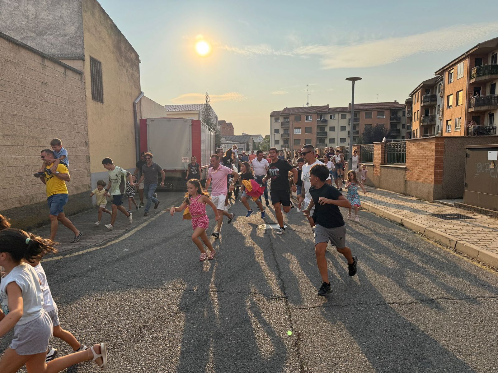 Encierro infantil de Mini Bueyes en Guijuelo durante sus fiestas 2025
