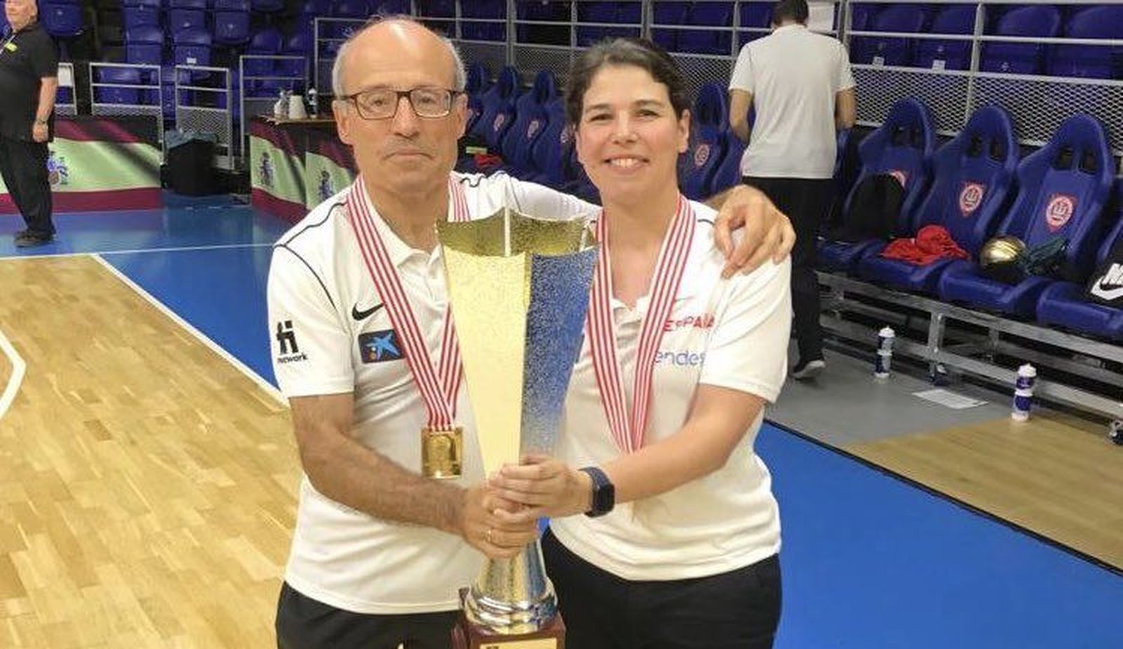 Raquel Romo y doc Moreno, oro con la sub20 FOTO CB AVENIDA