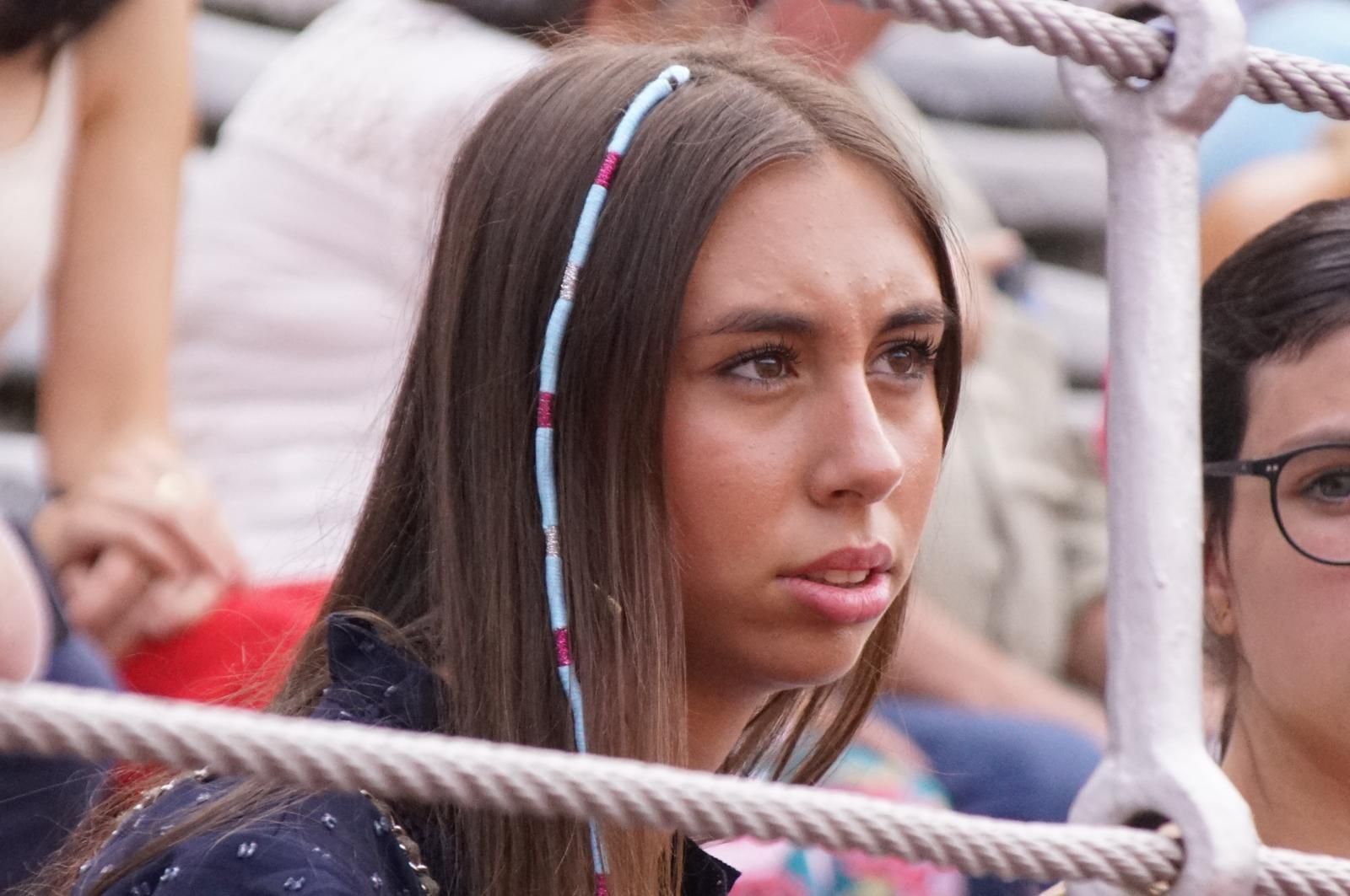 Expectación por ver los caballos de rejoneo en La Glorieta: imágenes del ambiente en los tendidos y en el patio de cuadrillas