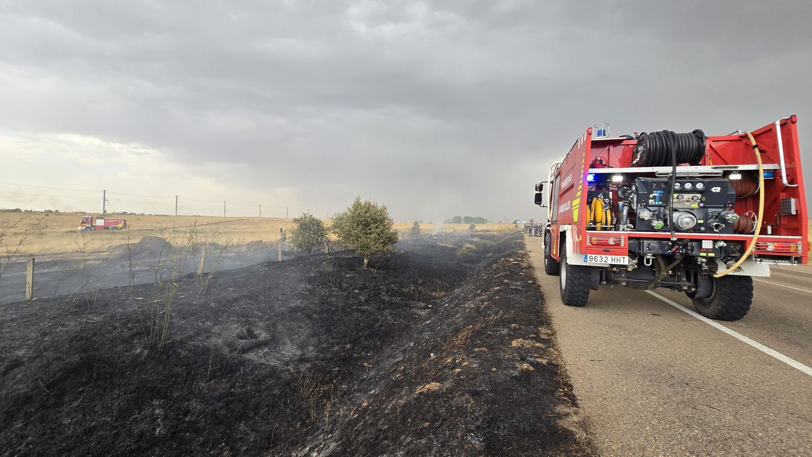Un incendio de nivel 2 afecta al entorno rural de Martín de Yeltes