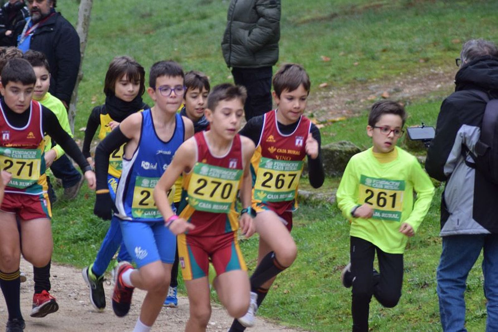 cross-de-otono-en-el-bosque-de-valorio-37