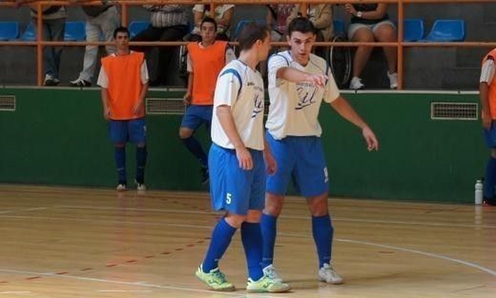 Confitería Gil y Don Ulpiano Albense se ven las caras