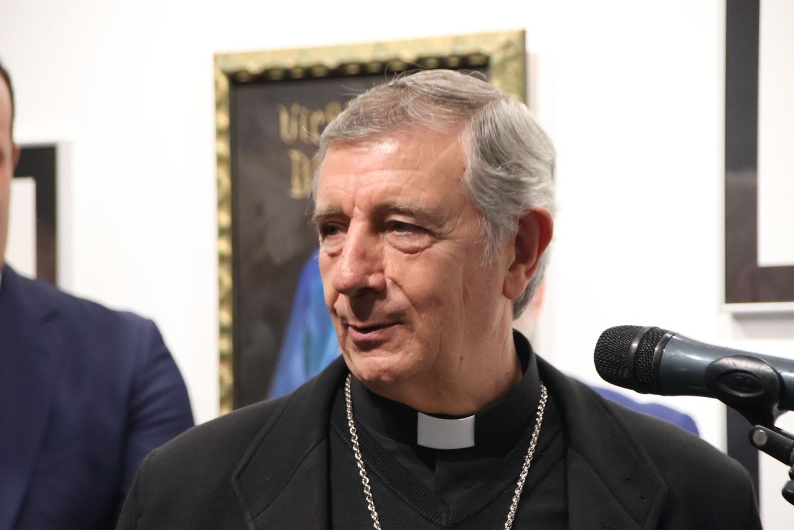 Obispo Jose Luis Retana