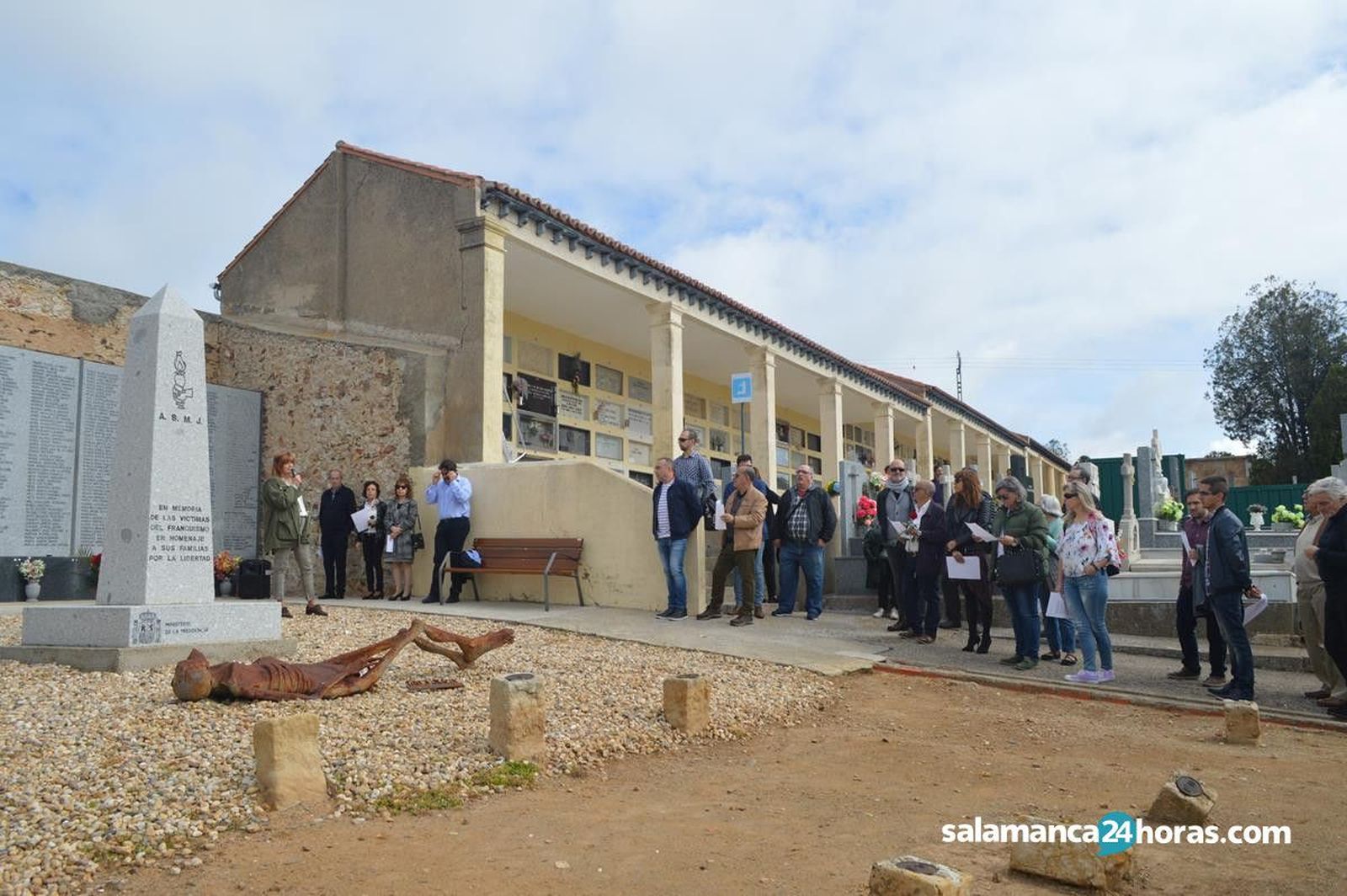 Ofrenda floral a las víctimas de la represión franquista (5)
