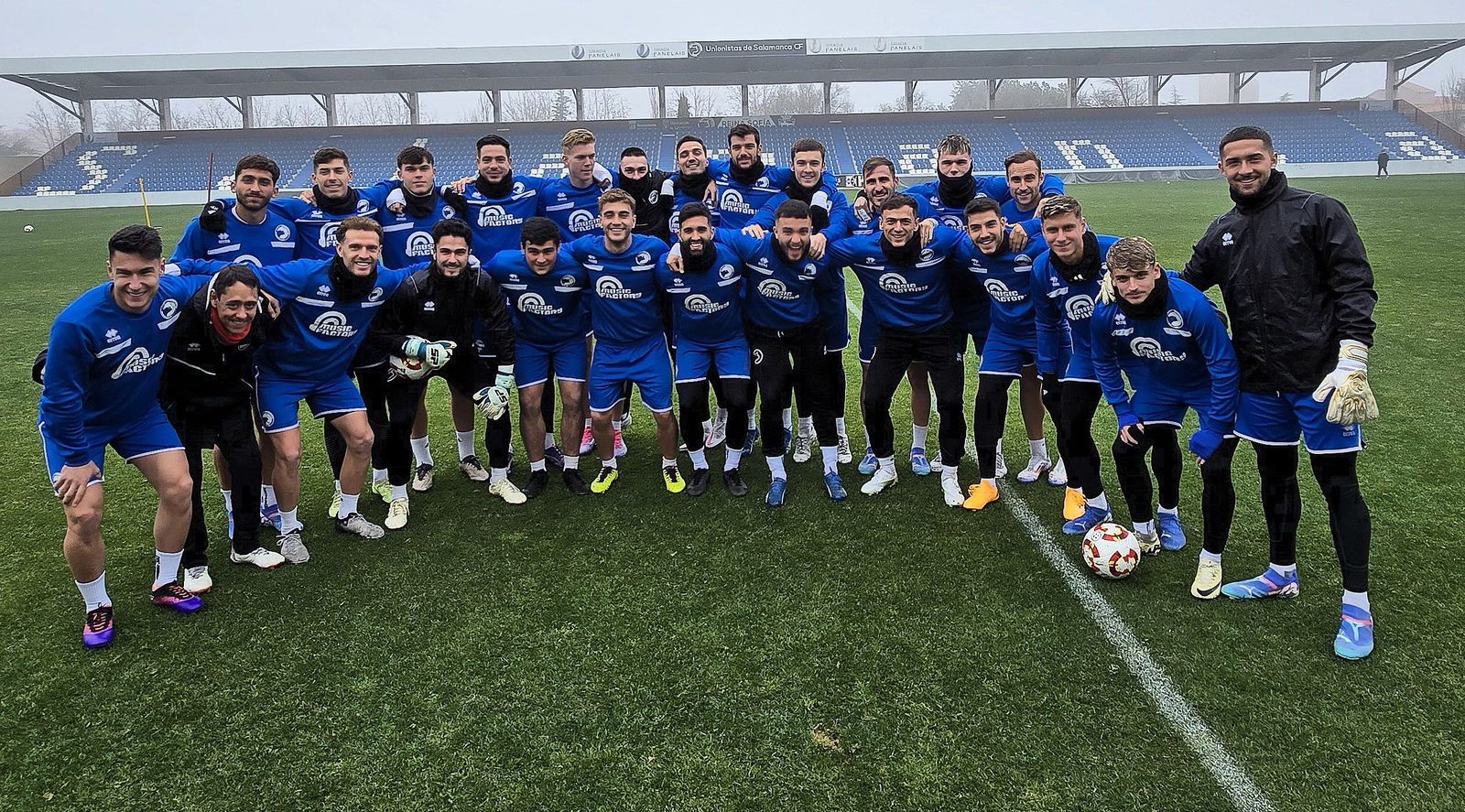 Plantilla de Unionistas en la previa ante el Rayo Vallecano | FOTO ANDREA MATEOS