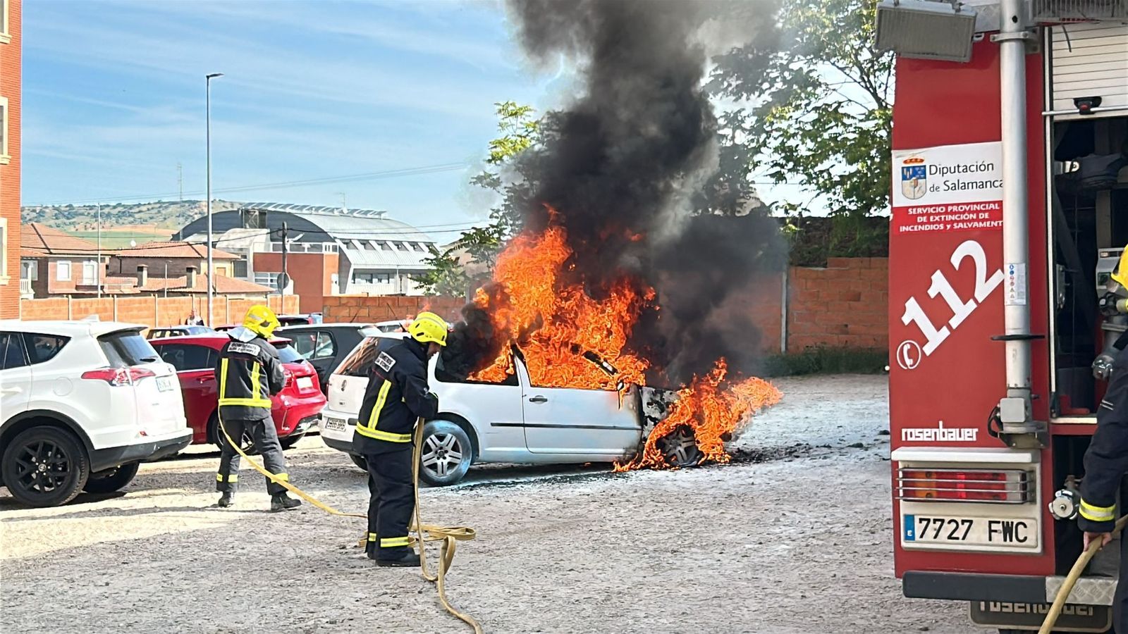 Incendio de un coche en Alba de Tormes