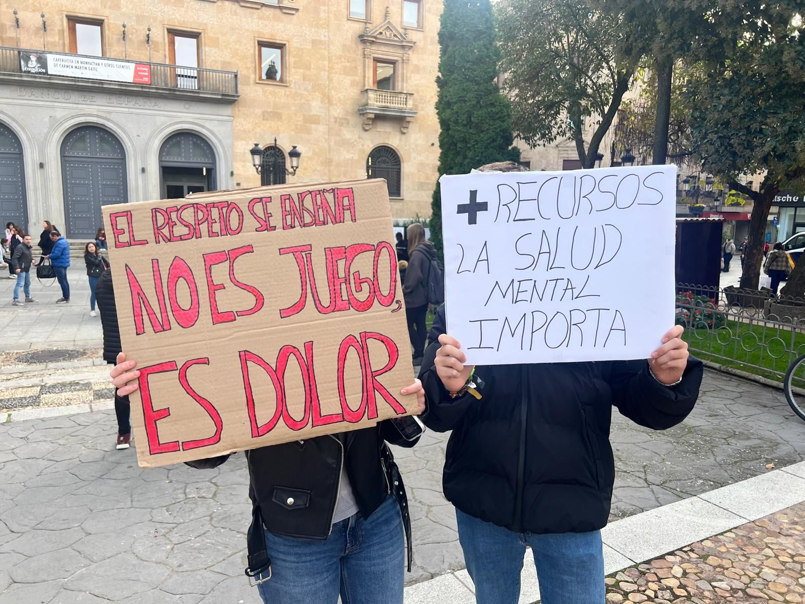 El Sindicato de Estudiantes de Salamanca reune a más de cien personas para poner "freno" al acoso escolar