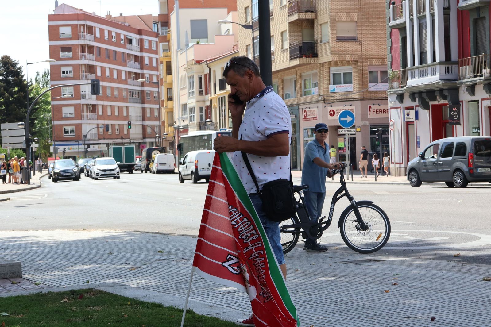 Marcha silenciosa en homenaje a David Lafoz (9).JPG