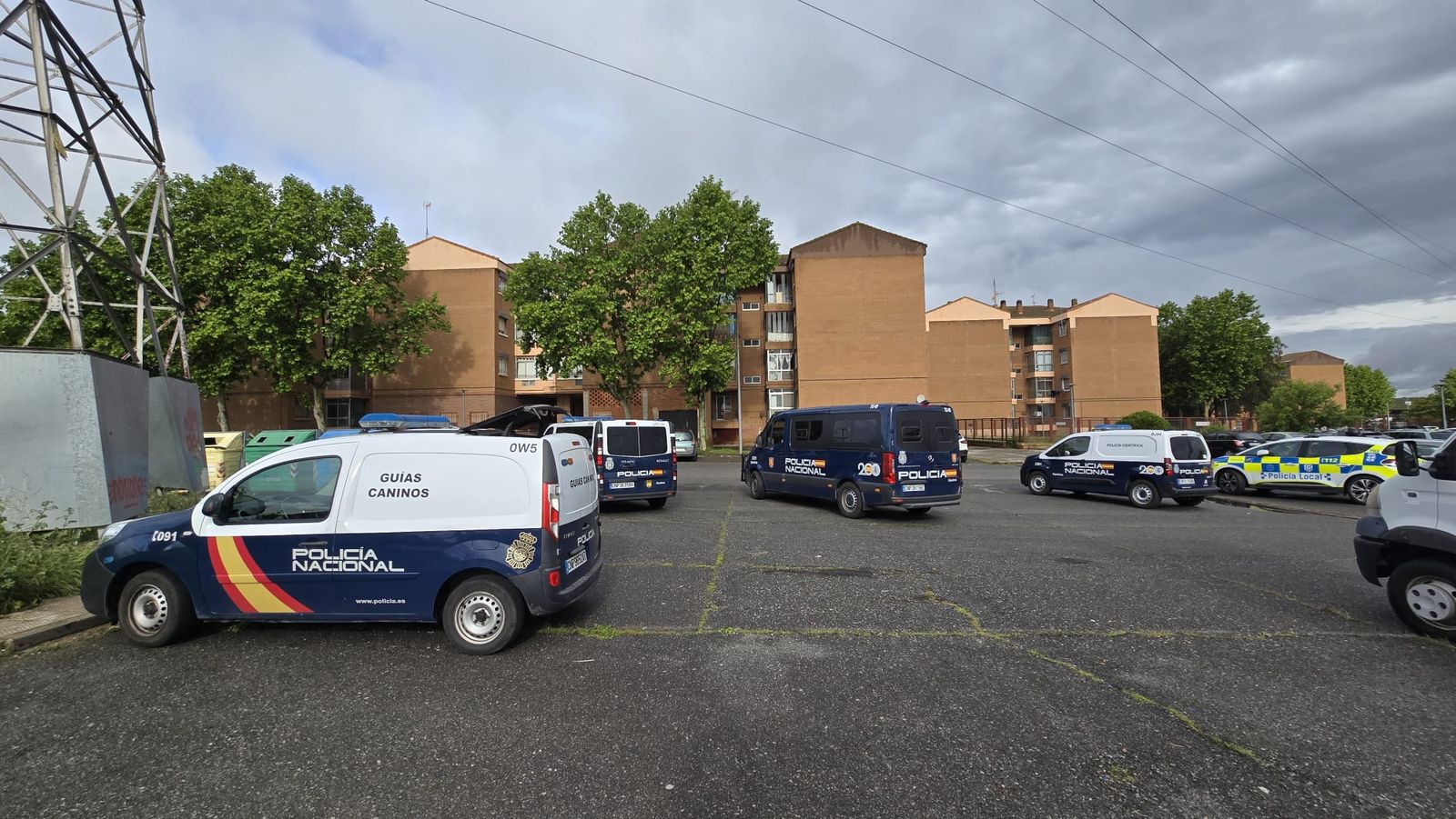 Redada de la Policía Nacional en la Plaza de Extremadura
