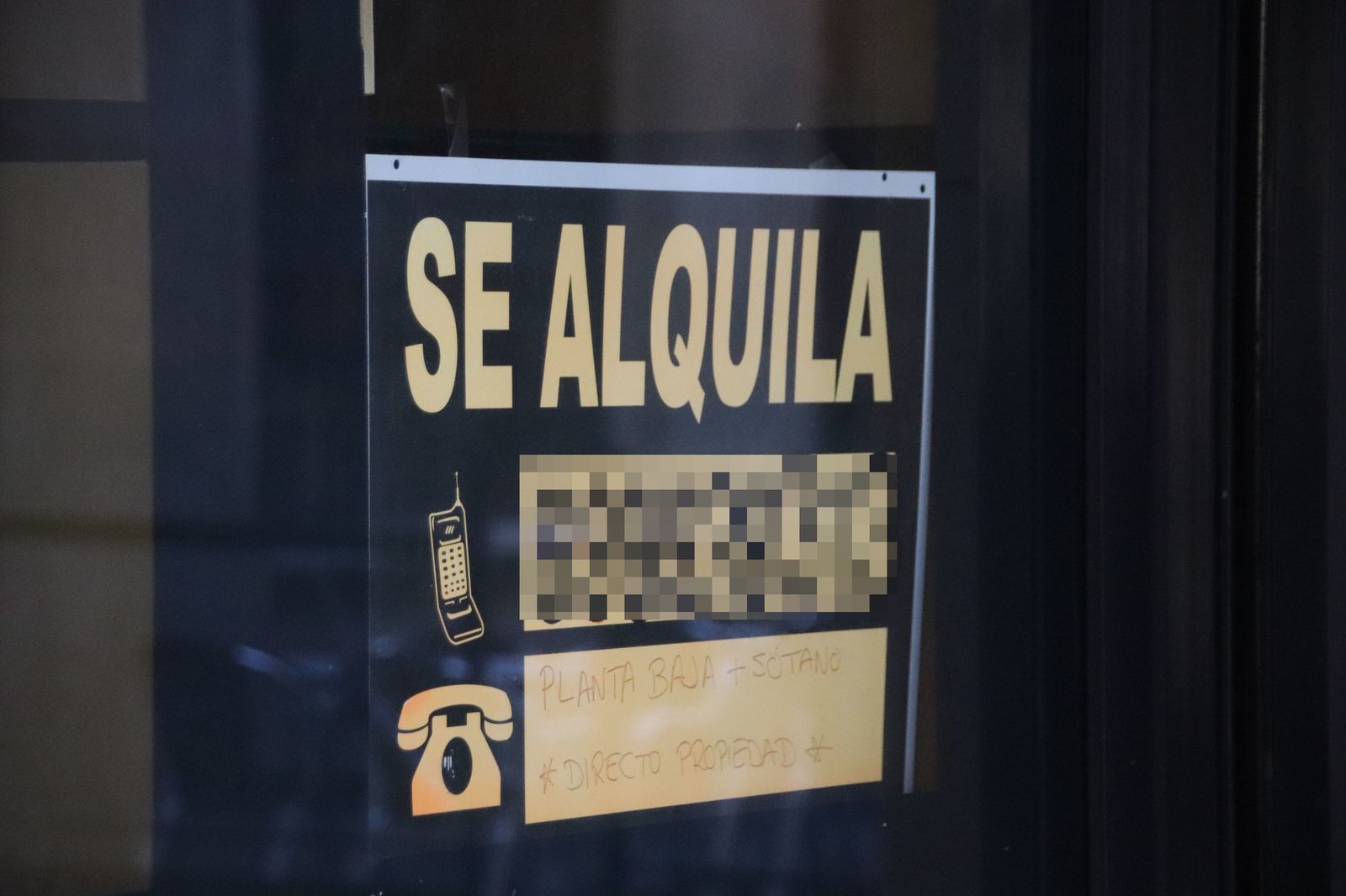 Un cartel de alquiler en Salamanca, imagen archivo