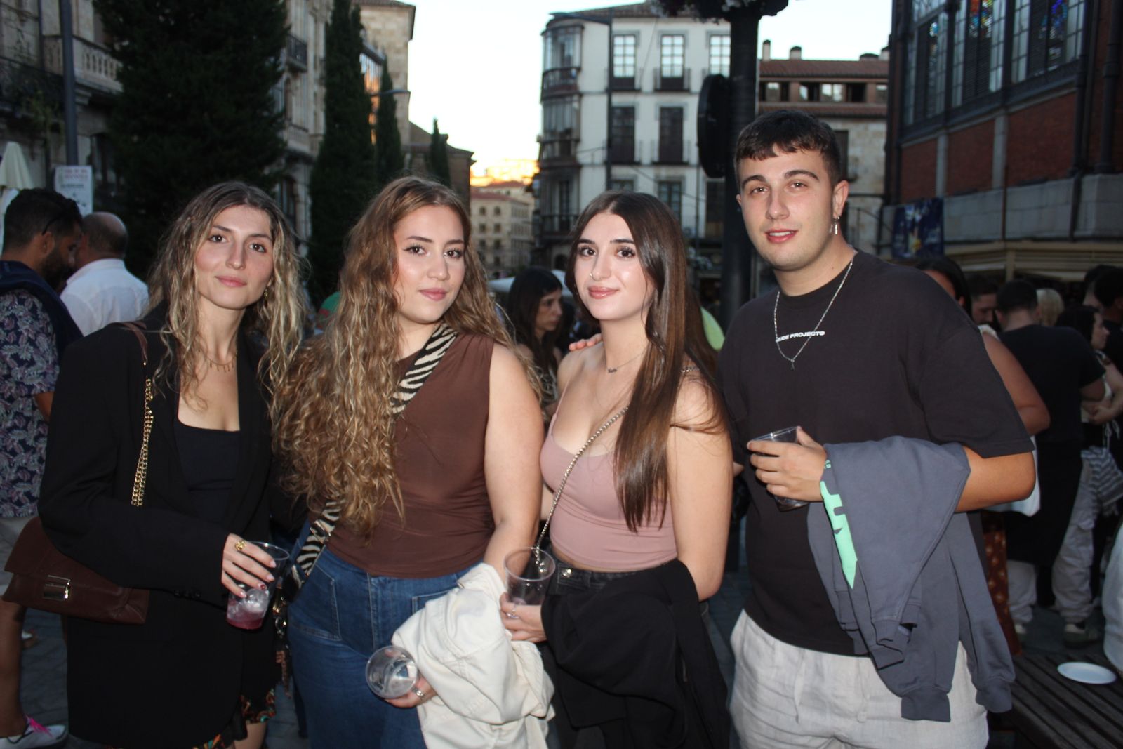 Ambiente en la Feria de Día en la tarde de este jueves
