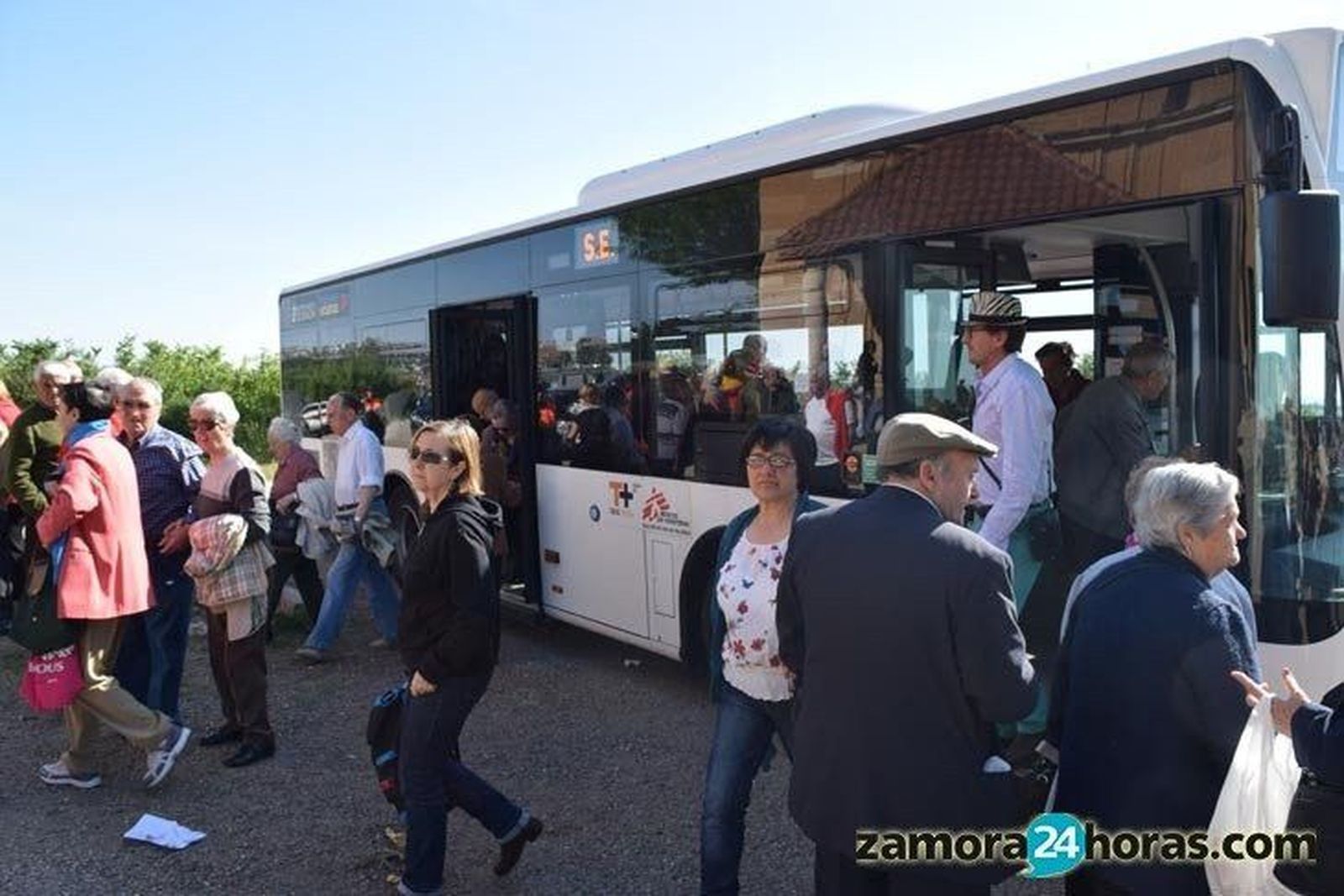 El servicio especial de autobuses al Cristo de Morales se extiende hasta las 22.30 horas