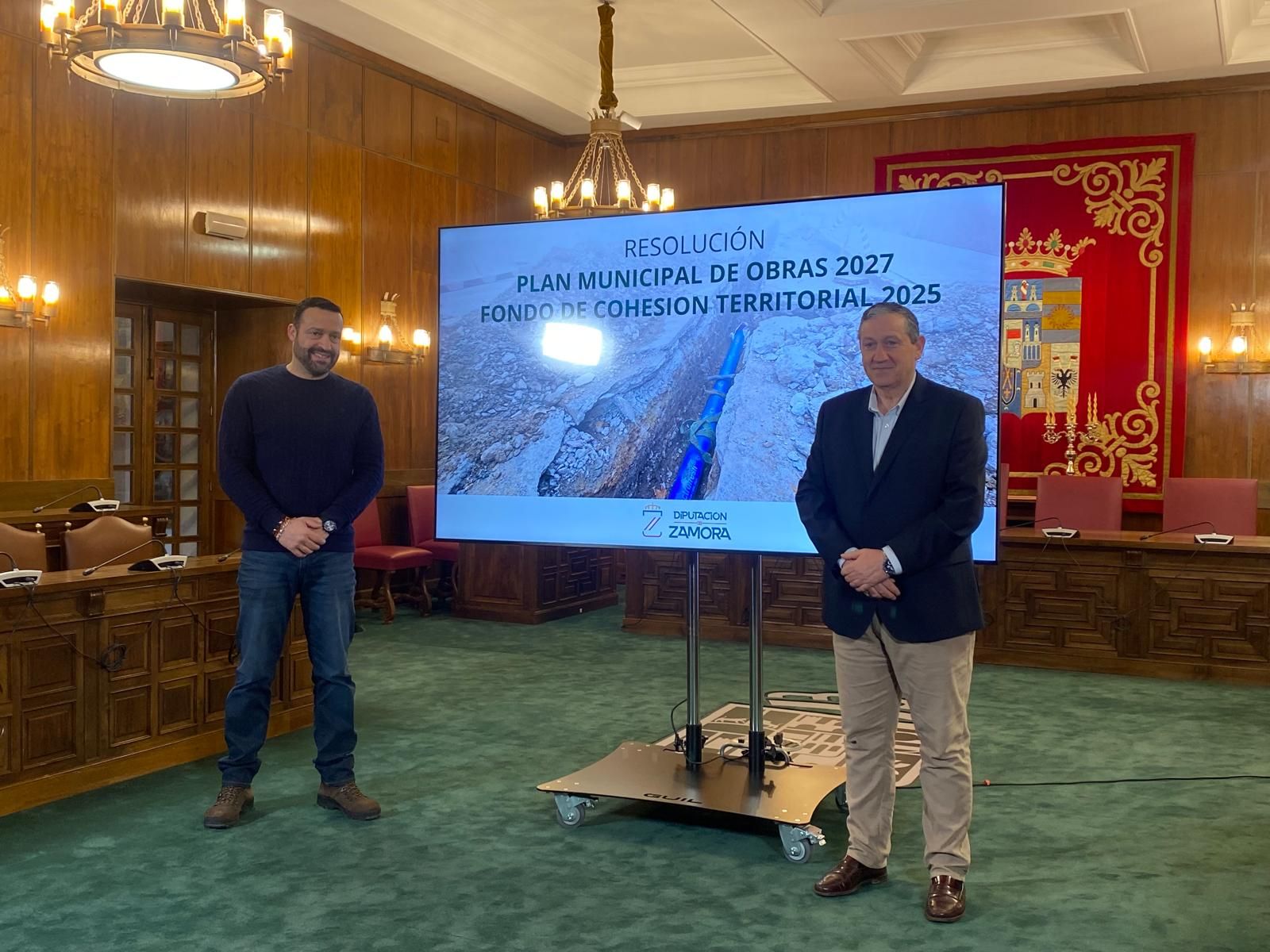 Manuel Martín, diputado de Obras, y Javier Faúndez en rueda de prensa