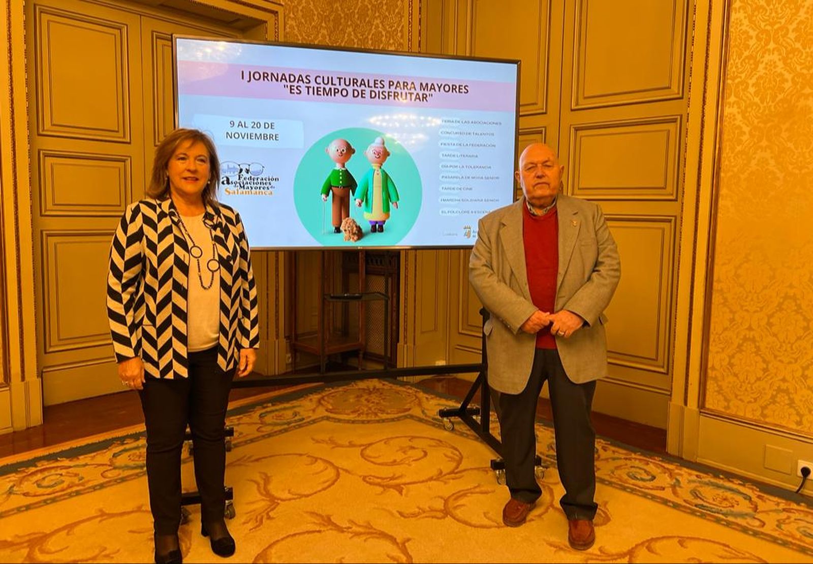 Isabel Macías, y el presidente de la Federación de Asociaciones de Mayores de Salamanca, Francisco Gómez