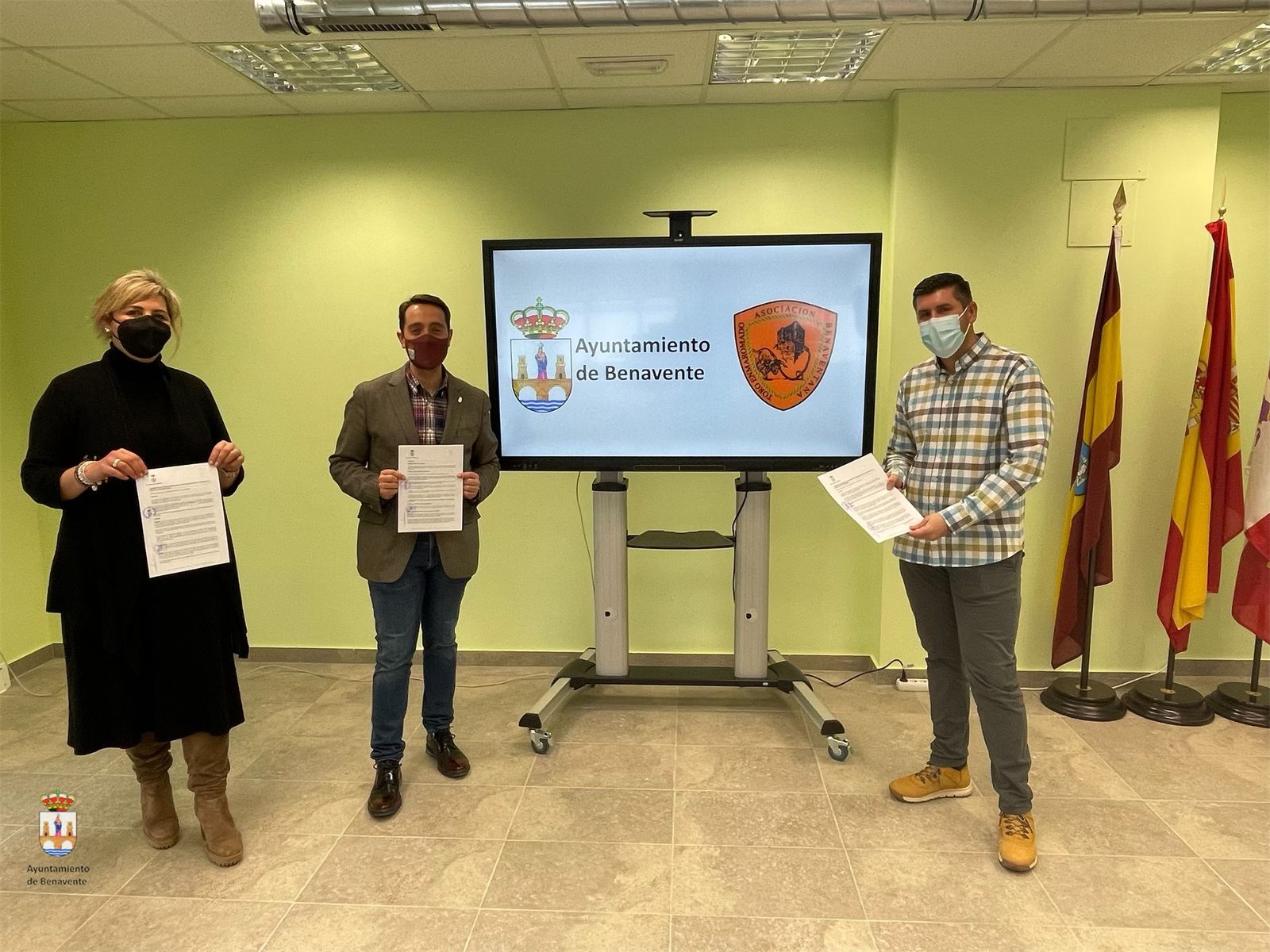 Renovada la colaboración entre el Ayuntamiento de Benavente y la Asociación Benaventana del Toro Enmaromado. Archivo