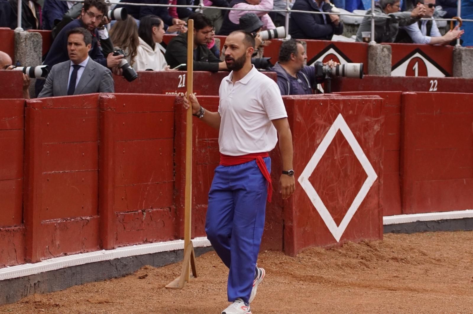 resumen-fotografico-del-ambiente-en-los-tendidos-de-la-glorieta-durante-la-corrida-de-garcigrande-20-de-septiembre-de-2024-foto-juanes-74