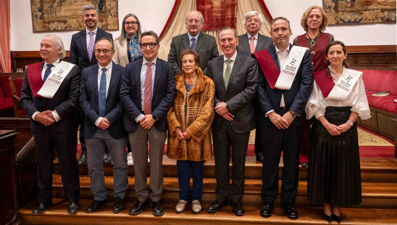 Alumni-USAL celebra el Día del Socio con el nombramiento de socios de honor y una cena solidaria en favor del Centro de Investigación del Cáncer