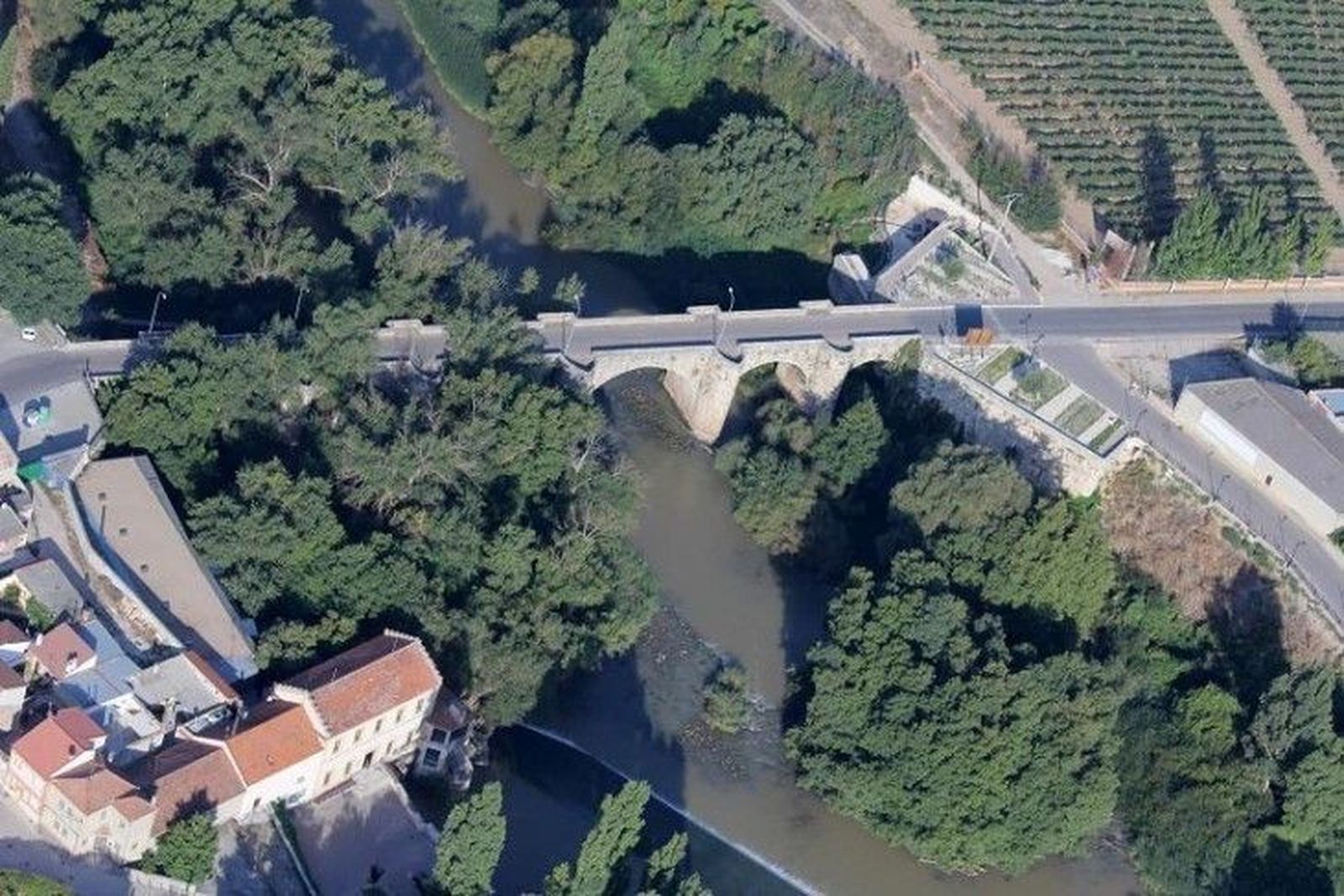 Del Olmo y Silván visitan las obras de mejora de la carretera entre Quintanilla de Onésimo y Villafuerte