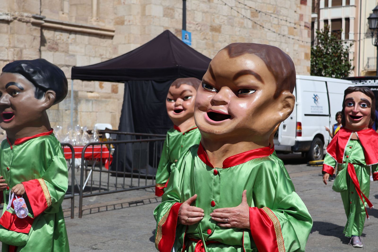 Pasacalles de Gigantes y Gigantillas (16).jpg