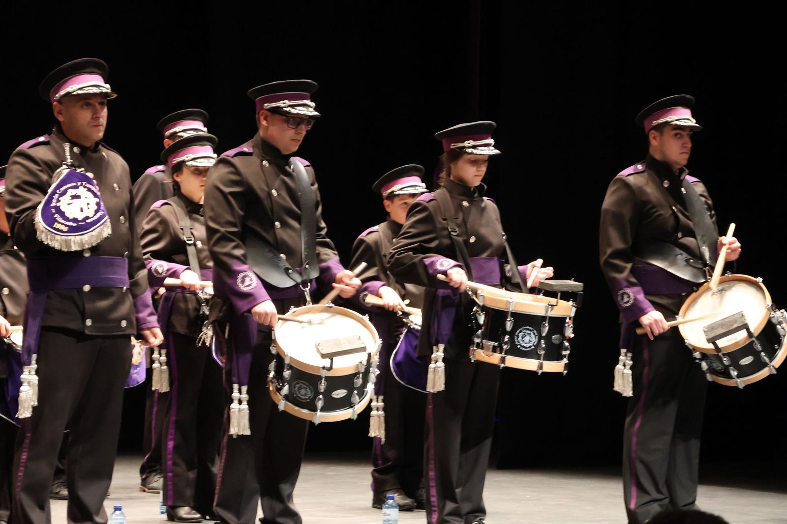 GALERÍA | Revive un Certamen de Cornetas y Tambores lleno de música y emoción