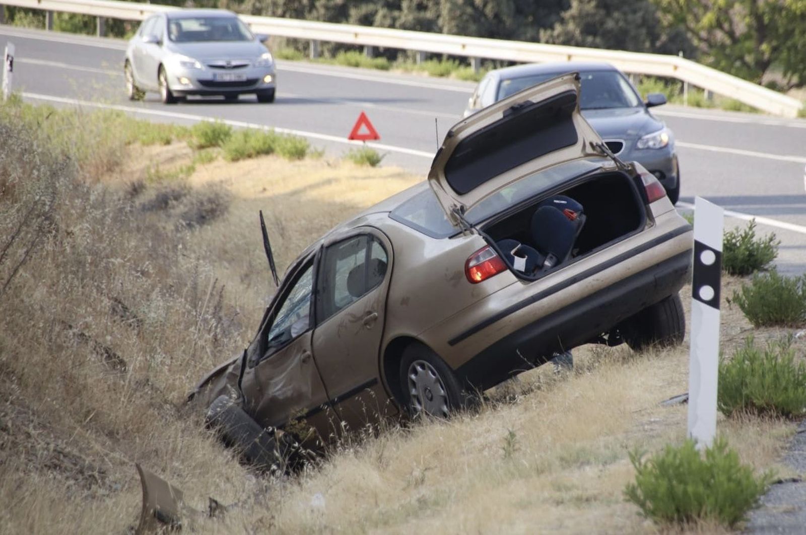 Accidente camino a Mozárbez: una mujer de 40 años se sale de la vía