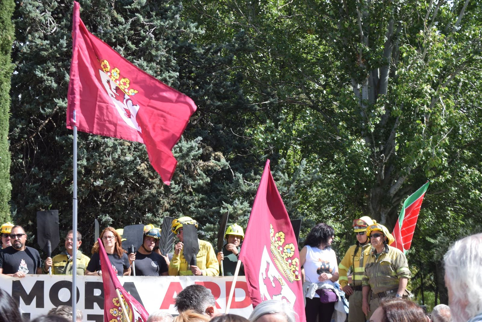 Concentración para reclamar "respeto y justicia" para Zamora tras los incendios
