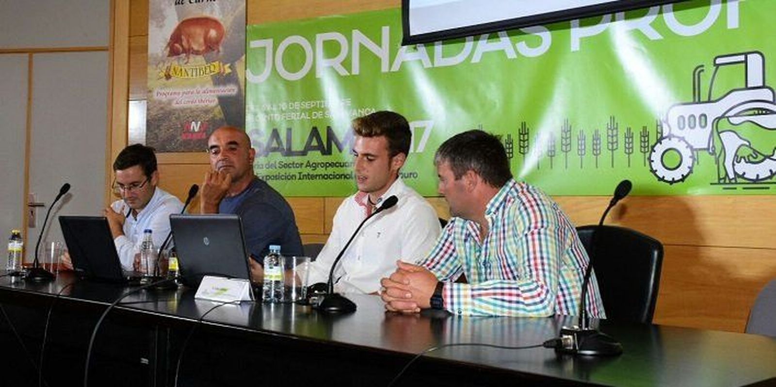 Exposición práctica en la doma de cabestros de la Raza Berrend