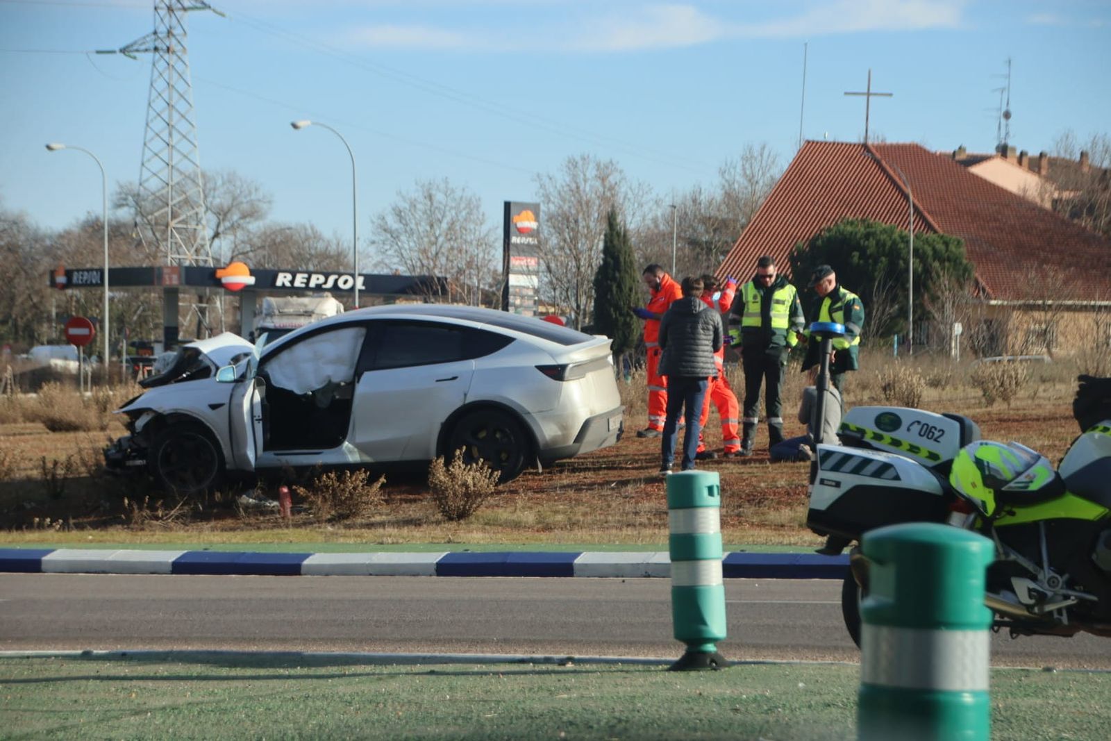 Un accidente entre un camión y un turismo se salda con un bebé y un adulto heridos