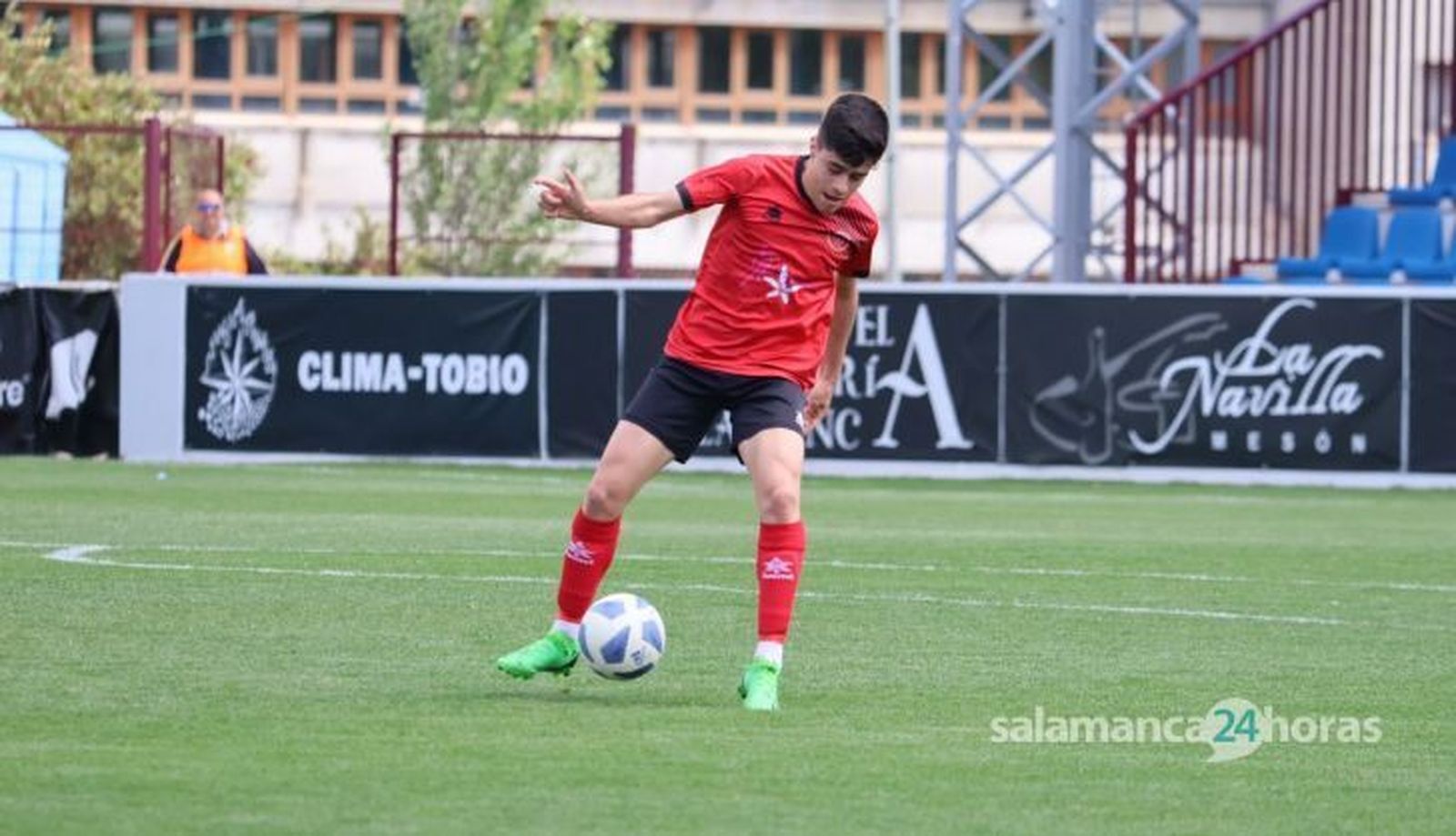 Manu Moreta, jugador del CD Béjar Industrial | FOTO SALAMANCA24HORAS.COM