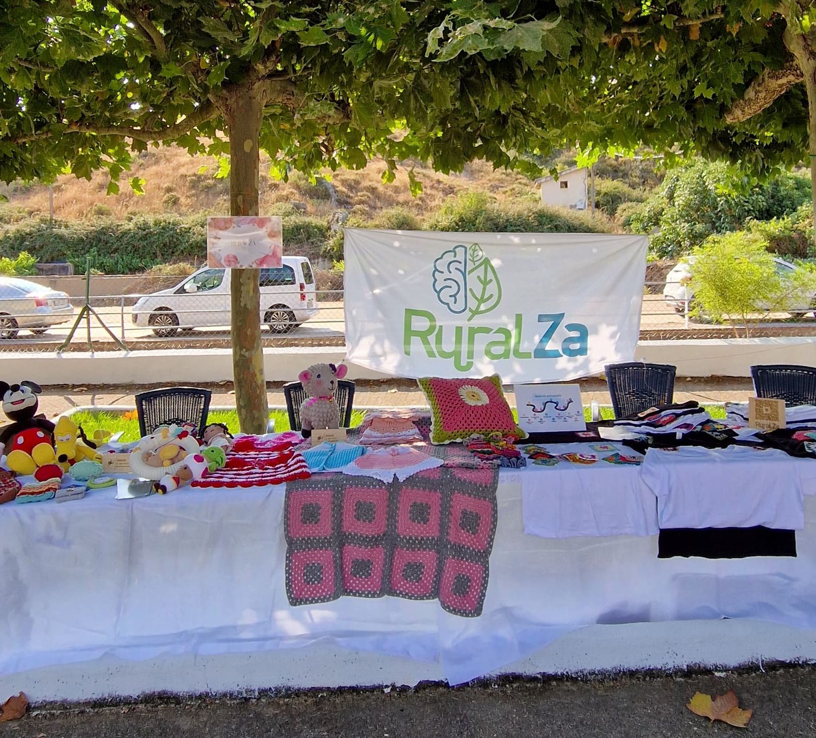 Valdeperdices acoge con éxito el segundo Encuentro Provincial de Tejedoras Rurales