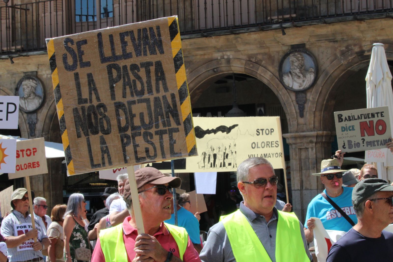 Manifestación Biogás en la Plaza Mayor de Salamanca