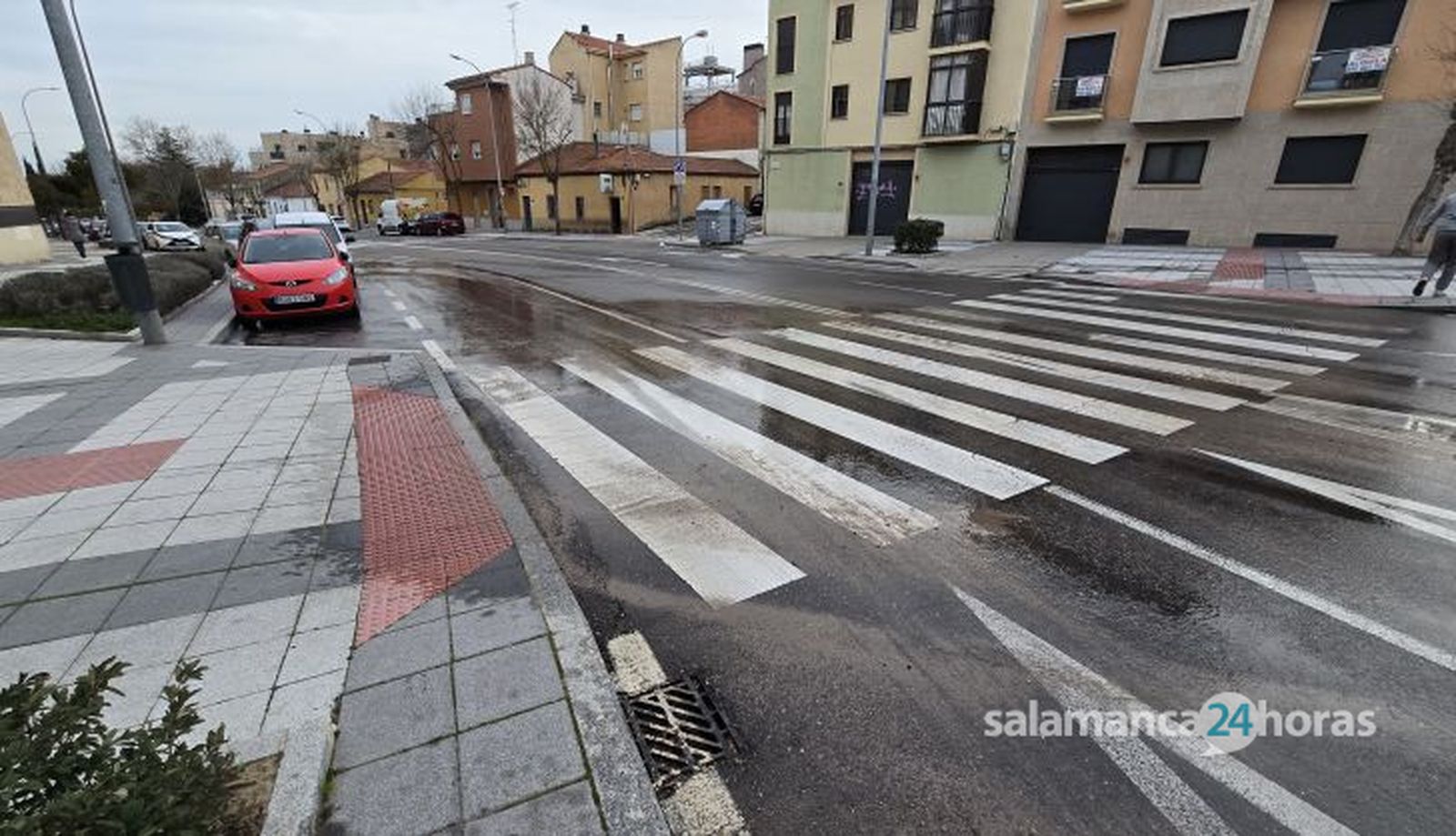 Rotura de una tubería en la calle Río Sil Rotura de una tubería en la calle Río Sil