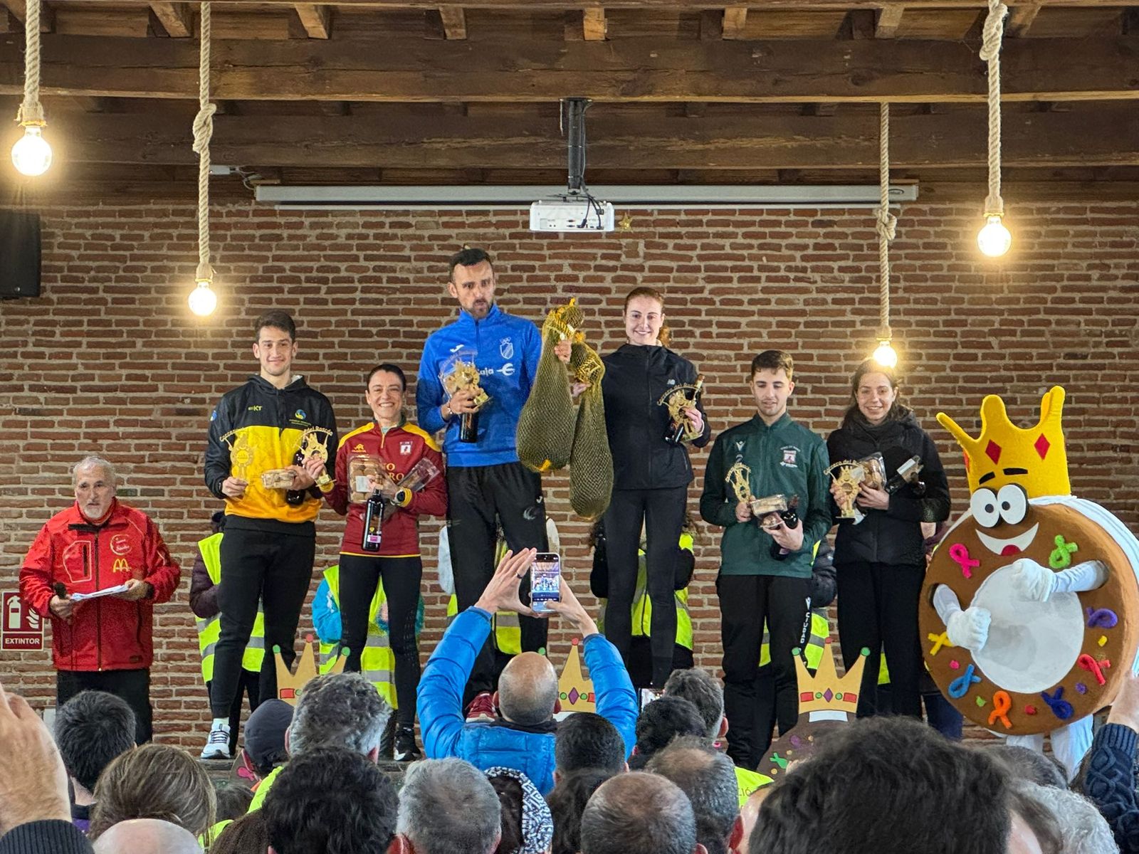 Podio de la Carrera del Roscón en Paradinas