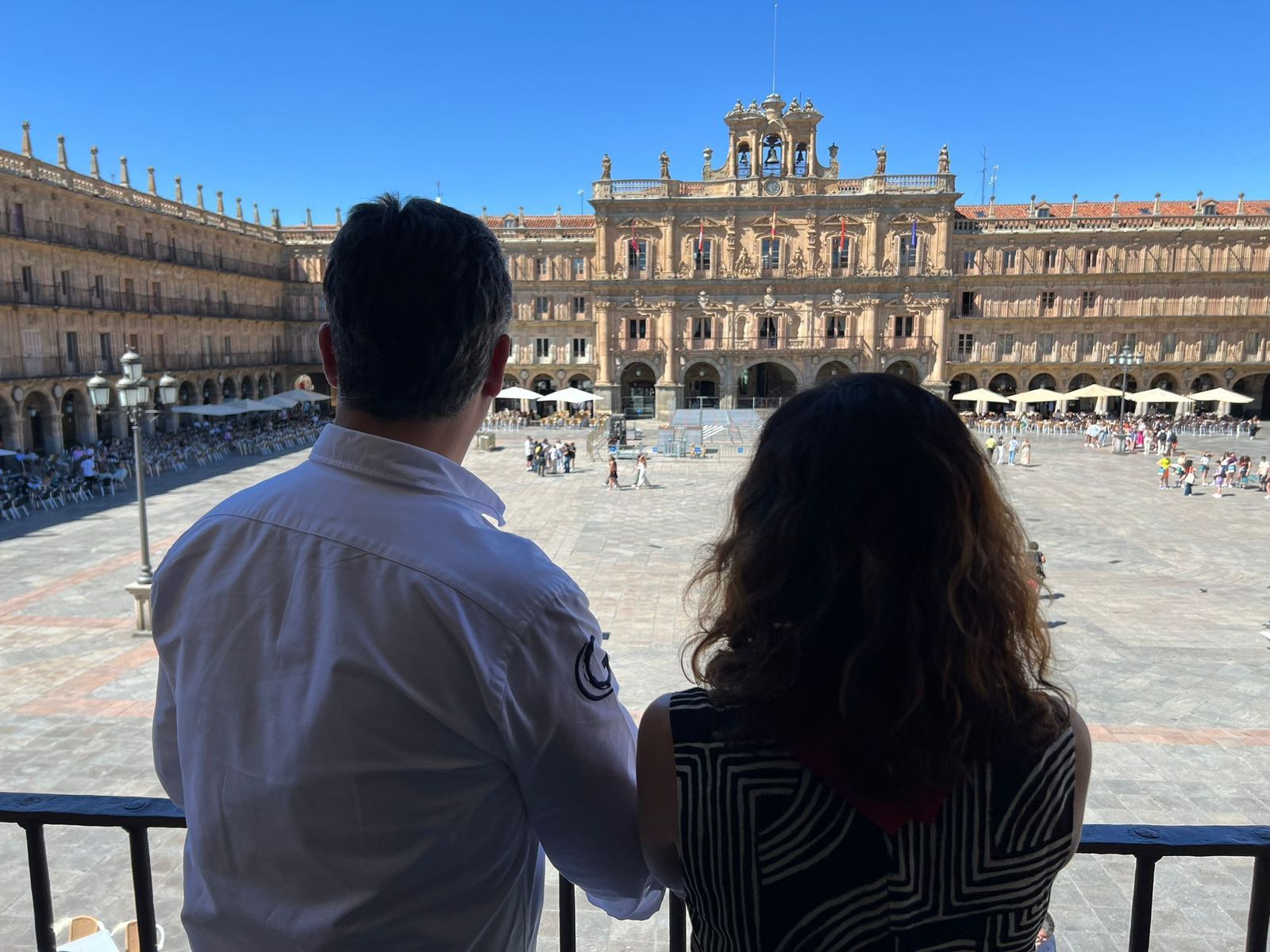 feijoo-presidentes-y-cargos-autonomicos-del-pp-disfrutan-de-la-gastronomia-salmantina-en-las-tapas-de-gonzalo-8