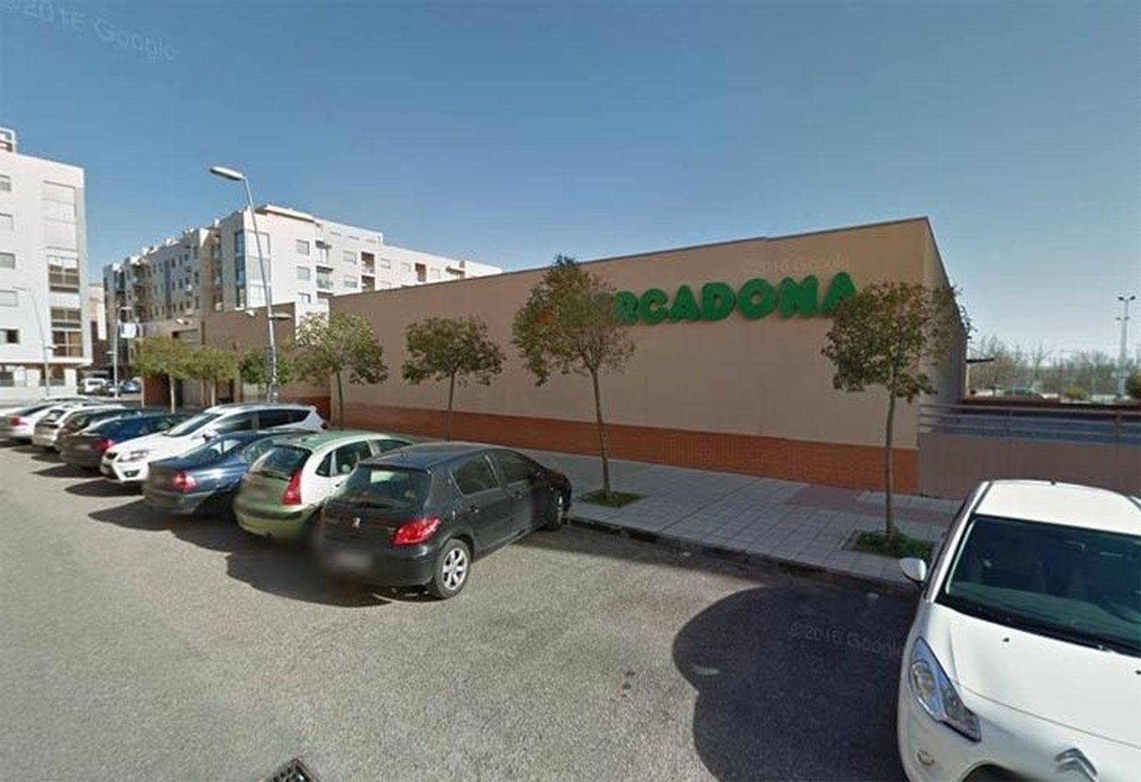 Detenidas cuatro personas tras una persecución policial después de robar en un supermercado